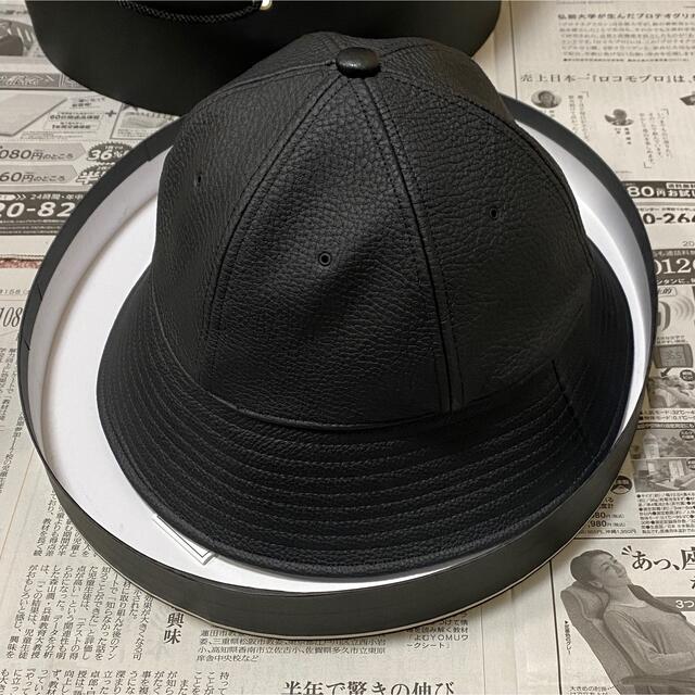 AURALEE(オーラリー)のWAGAMAMA 別注 レザー バケットハット SOLARIS&CO キャップ メンズの帽子(ハット)の商品写真