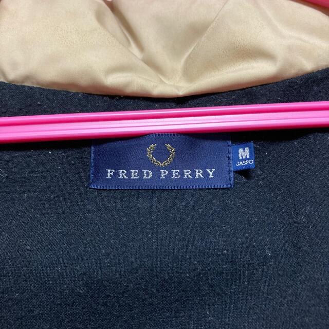 FRED PERRY(フレッドペリー)のフレッドペリー　ダウンジャケット　Mサイズ　フェザー使用 メンズのジャケット/アウター(ダウンジャケット)の商品写真