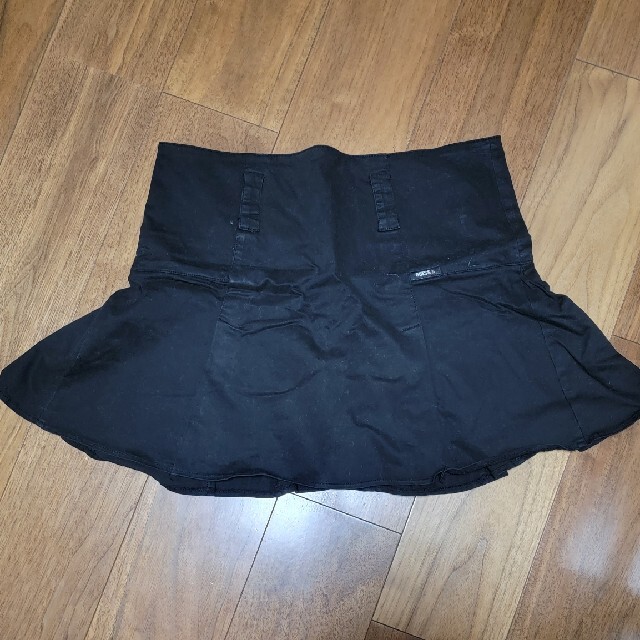 GUESS(ゲス)のGUESS JEANS ミニスカート 黒 31 レディースのスカート(ミニスカート)の商品写真