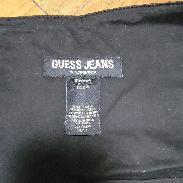 GUESS(ゲス)のGUESS JEANS ミニスカート 黒 31 レディースのスカート(ミニスカート)の商品写真