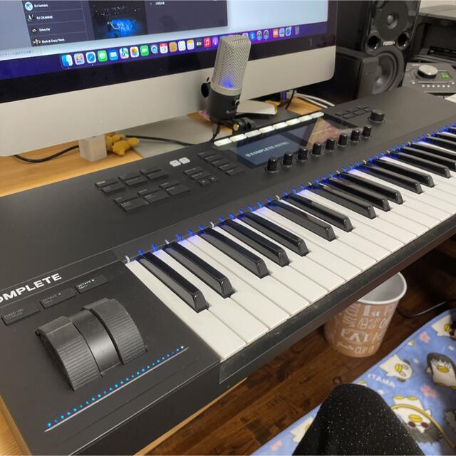KOMPLETE KONTROL S49 MK2 - MIDIコントローラー
