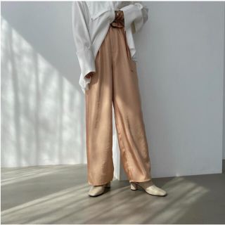 新品未使用　willfully wrinkle satin belted PT(カジュアルパンツ)