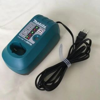 マキタ(Makita)の充電器(バッテリー/充電器)