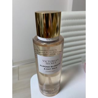 ヴィクトリアズシークレット(Victoria's Secret)のヴィクトリアシークレットAlmond Blossom and Oat Milk(香水(女性用))