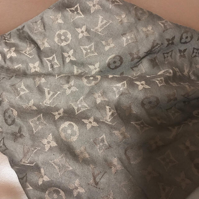 LOUIS VUITTON(ルイヴィトン)のルィヴィトン大判ストール(^^)v レディースのファッション小物(ストール/パシュミナ)の商品写真