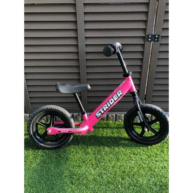 STRIDA(ストライダ)のストライダー☆ピンク エンタメ/ホビーのテーブルゲーム/ホビー(三輪車/乗り物)の商品写真