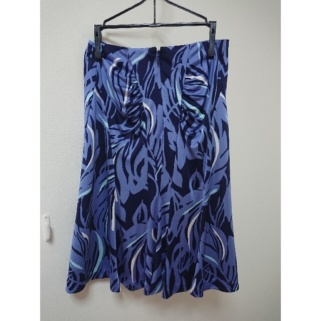 COUP DE CHANCE(クードシャンス)のクードシャンス ボタニカル柄 マーメイドスカート ブルー ネイビー レディースのスカート(ひざ丈スカート)の商品写真