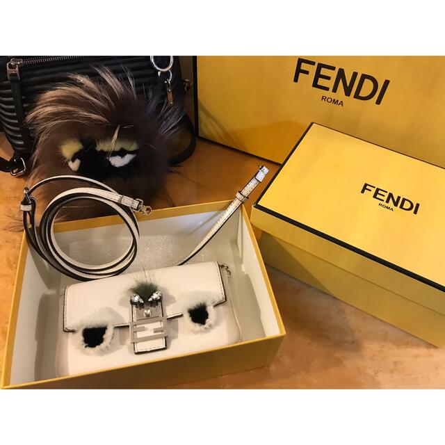 FENDI(フェンディ)の正規保証　フェンディ　モンスター　ホワイト系　ポシェット レディースのバッグ(ショルダーバッグ)の商品写真