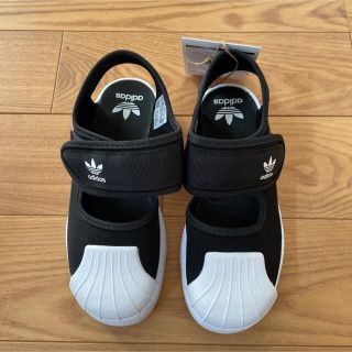 アディダス(adidas)のみ様専用 新品 adidas オリジナルス スーパースターサンダル 19㎝(サンダル)