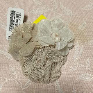 コキュ(COCUE)の新品・タグ付き★お花のヘアーアクセサリー・cocue(ヘアアクセサリー)