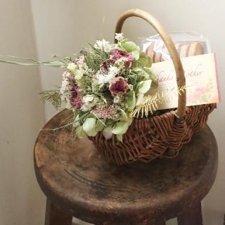 『ありがとう』を花に添え♡母の日ギフトフラワー。ドライフラワースワッグ。花籠(ドライフラワー)