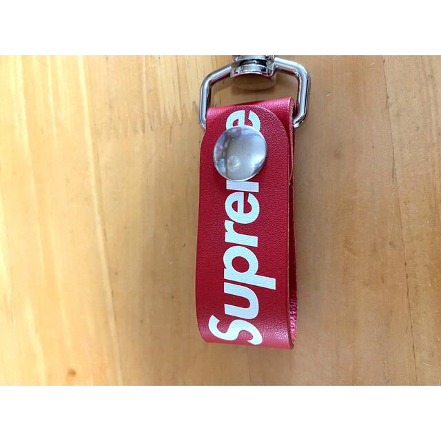 Supreme(シュプリーム)のsupreme leather key loop シュプリーム キーホルダー 赤 メンズのファッション小物(キーホルダー)の商品写真