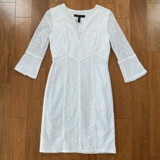 ビーシービージーマックスアズリア(BCBGMAXAZRIA)のBCBG ホワイト　カットワーク　レース　ワンピース　サイズ2(ひざ丈ワンピース)