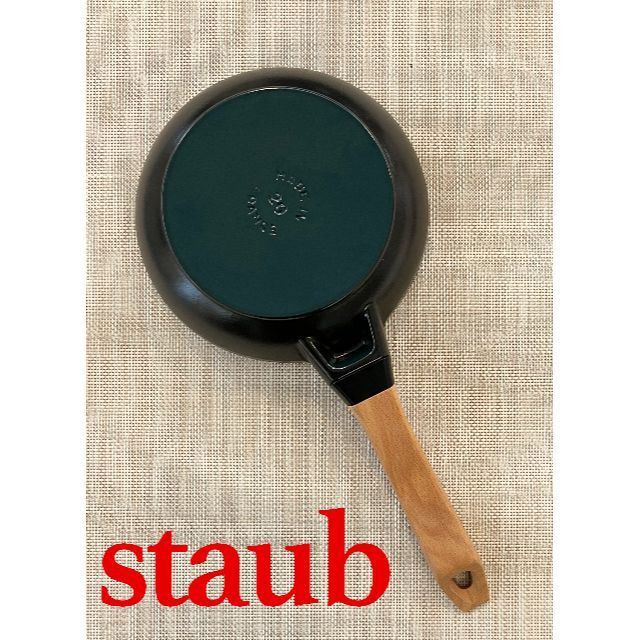 STAUB(ストウブ)のストウブ【Staub】 ウッドハンドルフライパン 20cm インテリア/住まい/日用品のキッチン/食器(鍋/フライパン)の商品写真