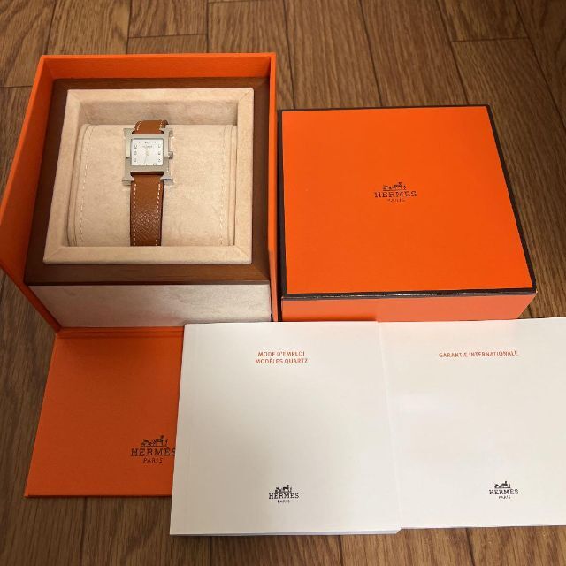 人気のクリスマスアイテムがいっぱい! Hermes Hウォッチ シルバー