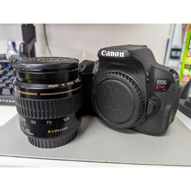 Canon(キヤノン)のCanon EOS Kiss X7iとレンズ 35-105 4.5-5.6 スマホ/家電/カメラのカメラ(デジタル一眼)の商品写真