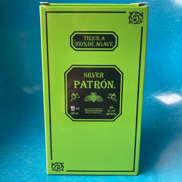 テキーラ　パトロン　シルバー　750ml  メキシコ 食品/飲料/酒の酒(蒸留酒/スピリッツ)の商品写真