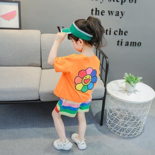 キッズセットアップ　ニコニコ向日葵 Tシャツ　ショートパンツ　夏服オレンジ120 キッズ/ベビー/マタニティのキッズ服女の子用(90cm~)(Tシャツ/カットソー)の商品写真