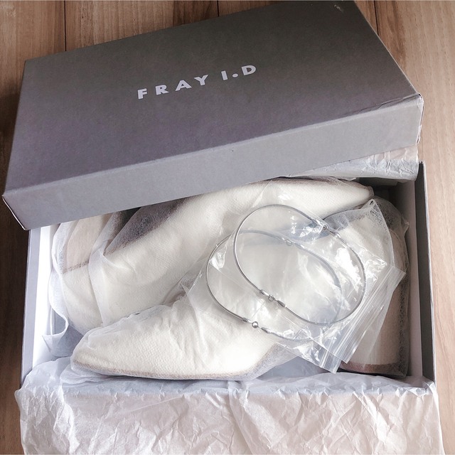 FRAY I.D(フレイ アイディー) ディープカットパンプス 特价! www