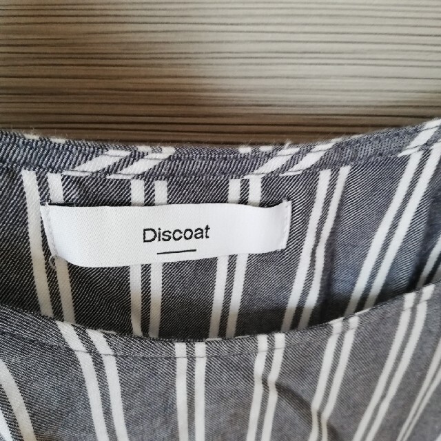 Discoat(ディスコート)のディスコート　ストライプブラウス レディースのトップス(シャツ/ブラウス(半袖/袖なし))の商品写真