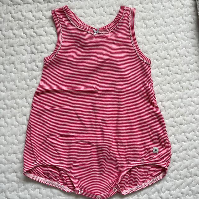 PETIT BATEAU(プチバトー)のプチバトー ノースリーブ ショートロンパース キッズ/ベビー/マタニティのベビー服(~85cm)(ロンパース)の商品写真