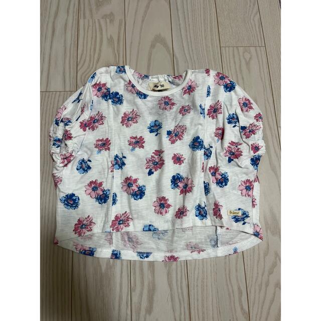 BOBSON(ボブソン)の花柄　Tシャツ　トップス キッズ/ベビー/マタニティのキッズ服女の子用(90cm~)(Tシャツ/カットソー)の商品写真