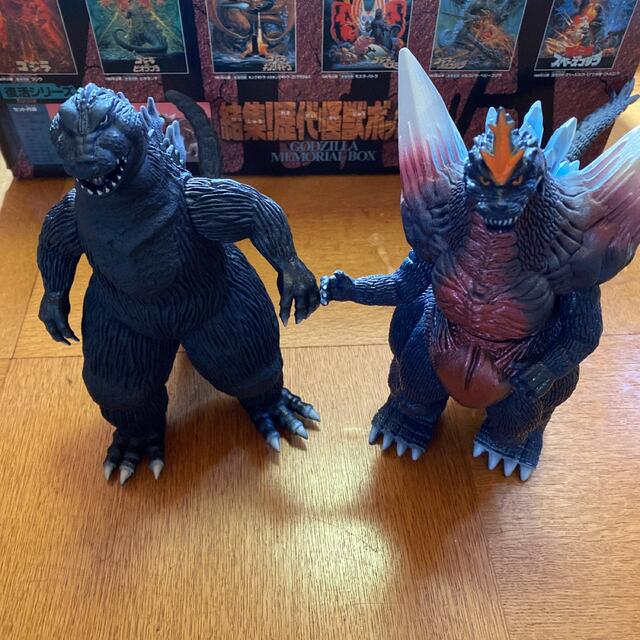 結集!歴代怪獣ボックス 復刻歴代怪獣14体セット(特別仕様)の通販 結集!歴代怪獣ボックス 復刻歴代怪獣14体セット(特別仕様)の通販
