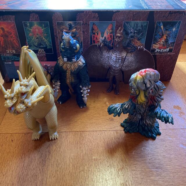 結集!歴代怪獣ボックス 復刻歴代怪獣14体セット(特別仕様)の通販 結集!歴代怪獣ボックス 復刻歴代怪獣14体セット(特別仕様)の通販