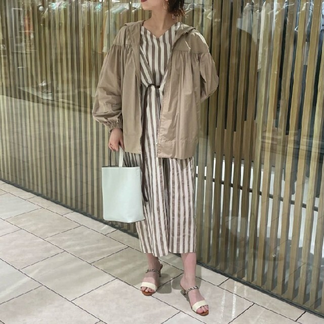 トゥモローランド 新品 タグ付き ストライプワンピース 【全品送料無料】 【新品】トゥモローランド ワンピース ひざ丈ワンピース