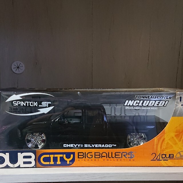 JadaTOYS DUB CITY CHEVY SILVERADO 1/18