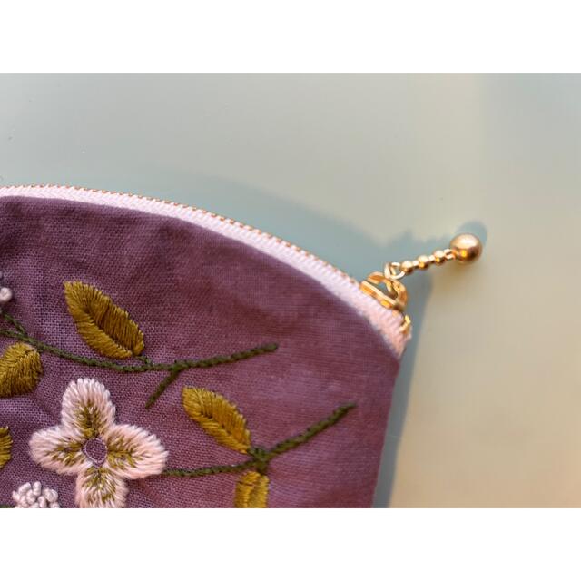 FELISSIMO(フェリシモ)のフェリシモ　ハンドメイド　刺繍ポーチ ハンドメイドのファッション小物(ポーチ)の商品写真
