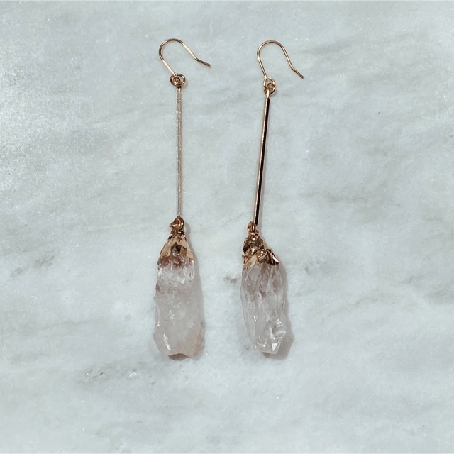 crystal gold long pierce ハンドメイドのアクセサリー(ピアス)の商品写真