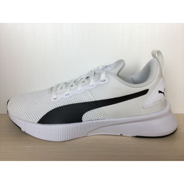 PUMA(プーマ)のプーマ フライヤーランナー スニーカー 靴 25,5cm 新品 (1102) レディースの靴/シューズ(スニーカー)の商品写真