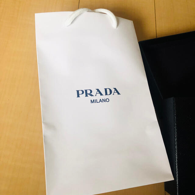 新品✨PRADA リュック　空箱　紙袋　布袋　リボン　紙枕