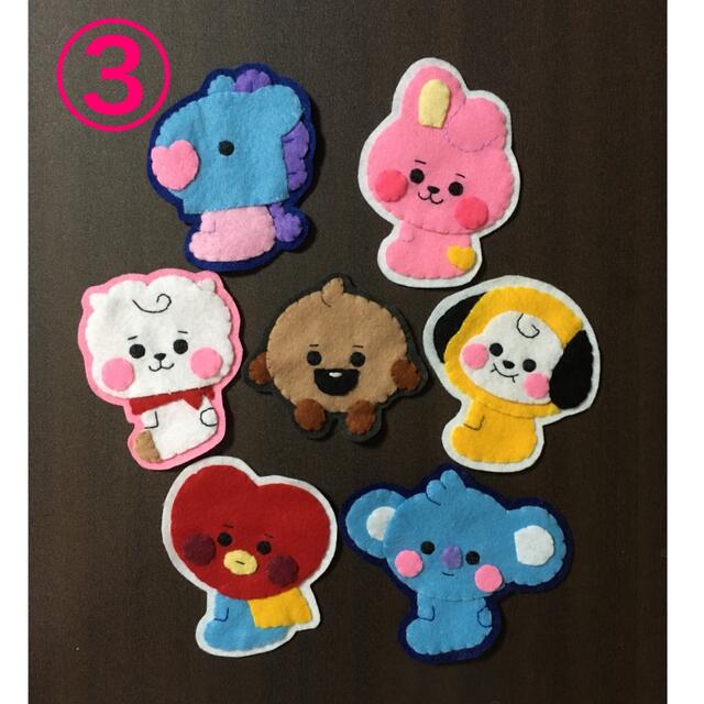 BT21  BTS ぬいぐるみキーホルダー　バッジ ハンドメイドのぬいぐるみ/人形(ぬいぐるみ)の商品写真