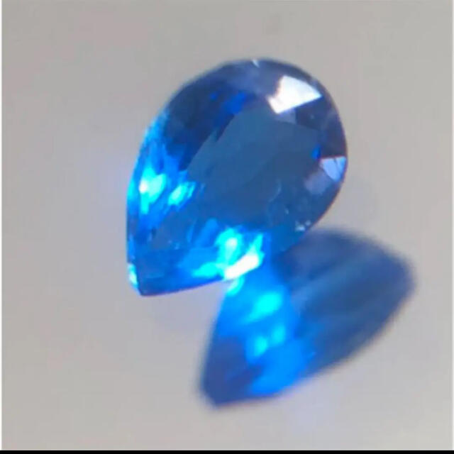 アウイナイト アウイン 0.073ct ルース ペアシェイプ 天然石 裸石