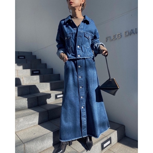 Ameri VINTAGE(アメリヴィンテージ)のAmeri 4WAY DENIM DRESS COAT レディースのジャケット/アウター(Gジャン/デニムジャケット)の商品写真