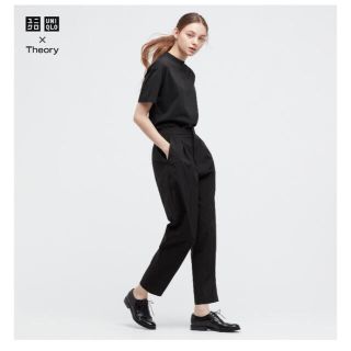 ユニクロ(UNIQLO)の感動タックイージーパンツ(カジュアルパンツ)