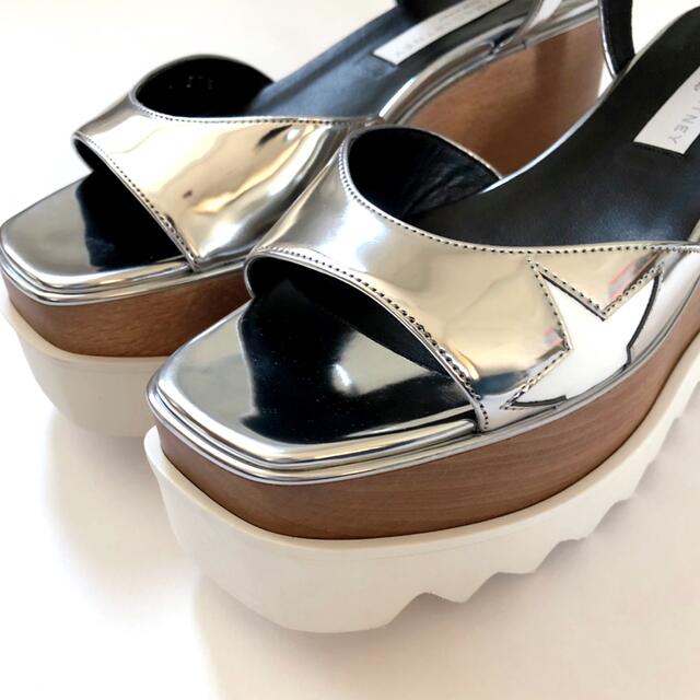 Stella McCartney(ステラマッカートニー)の新品/38 ステラ マッカートニー エリス サンダル シルバー インジウム レディースの靴/シューズ(サンダル)の商品写真