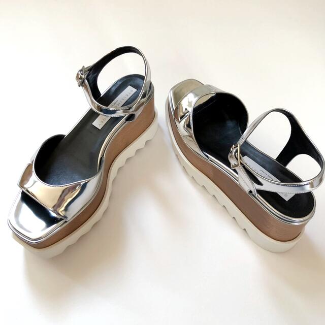 Stella McCartney(ステラマッカートニー)の新品/38 ステラ マッカートニー エリス サンダル シルバー インジウム レディースの靴/シューズ(サンダル)の商品写真