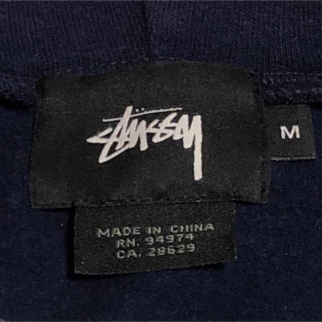 STUSSY(ステューシー)のSTUSSY ステューシー パーカー プルオーバー ネイビー 刺繍 デカロゴ M メンズのトップス(パーカー)の商品写真