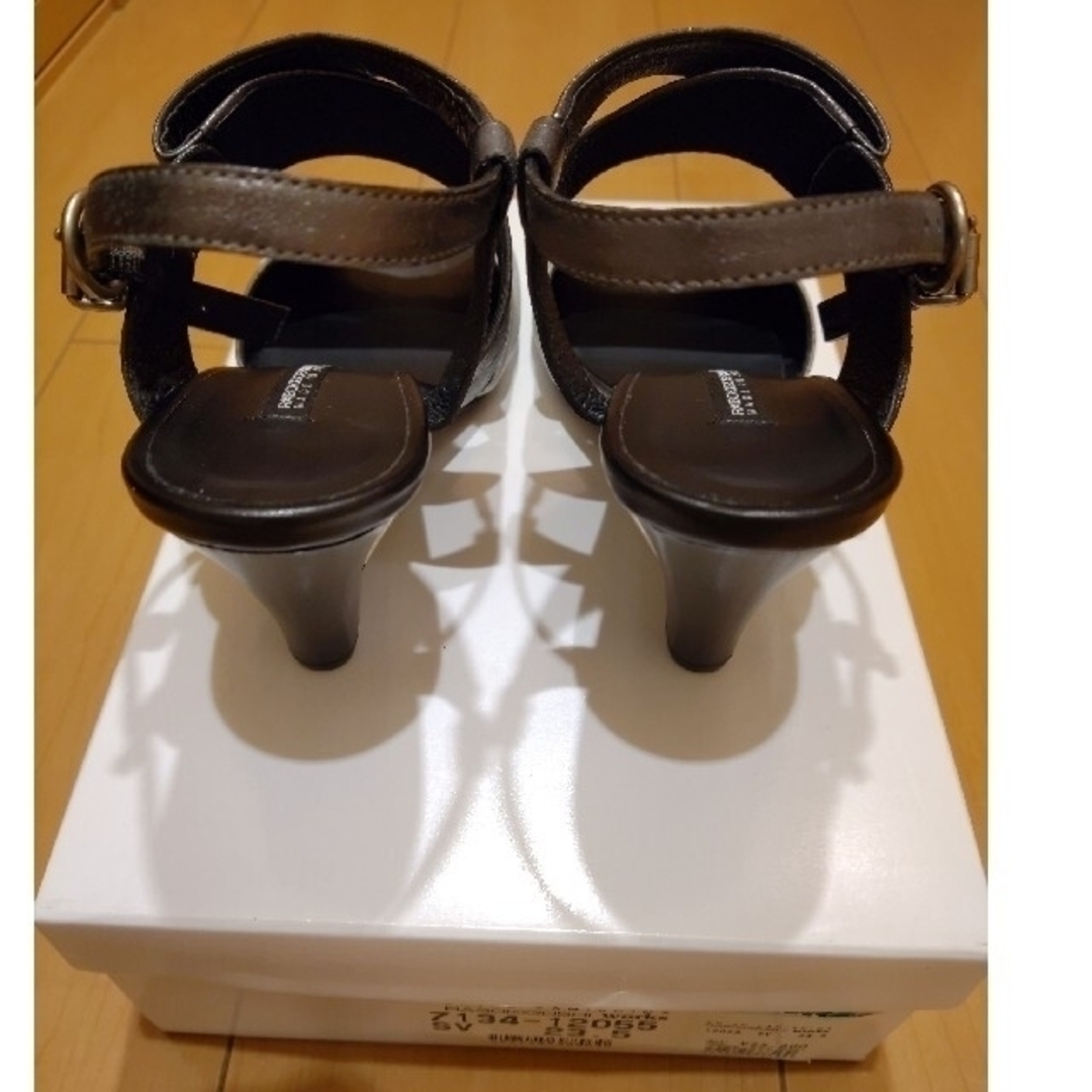 RABOKIGOSHI works(ラボキゴシワークス)の【新品】ラボキゴシワークスヒールデザインサンダル レディースの靴/シューズ(サンダル)の商品写真