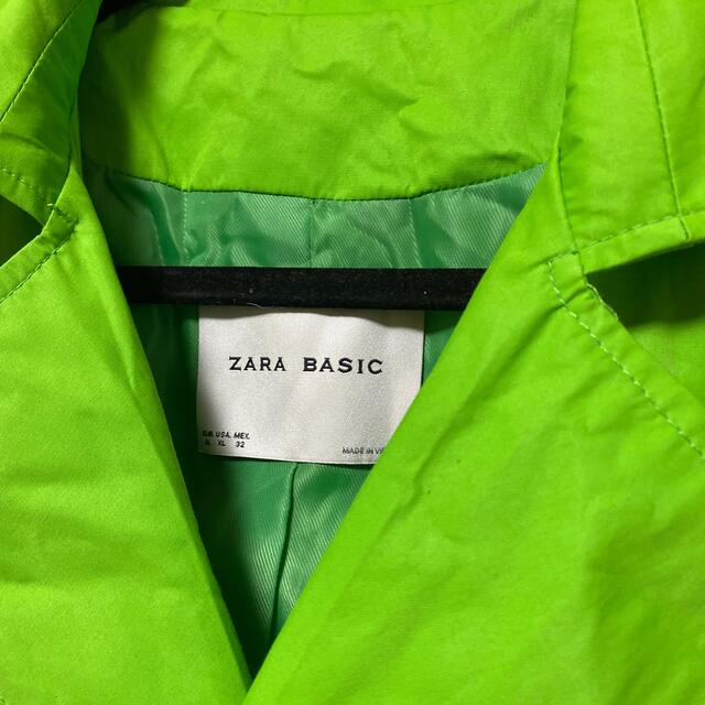 ZARA(ザラ)の値下げ！スプリングコート　グリーン レディースのジャケット/アウター(スプリングコート)の商品写真