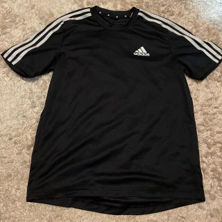 アディダス(adidas)の服(Tシャツ(半袖/袖なし))