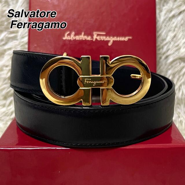 Salvatore Ferragamo(サルヴァトーレフェラガモ)の極美品　サルヴァトーレフェラガモ　レザーベルト　ガンチーニ　ゴールドバックル　黒 レディースのファッション小物(ベルト)の商品写真