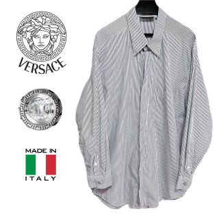 ジャンニヴェルサーチ(Gianni Versace)の希少★ヴェルサーチ イタリア製 グレカロゴボタン ストライプ柄 長袖シャツ(シャツ)