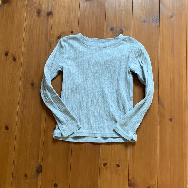 UNIQLO(ユニクロ)のUNIQLO         トップス　130 キッズ/ベビー/マタニティのキッズ服女の子用(90cm~)(Tシャツ/カットソー)の商品写真