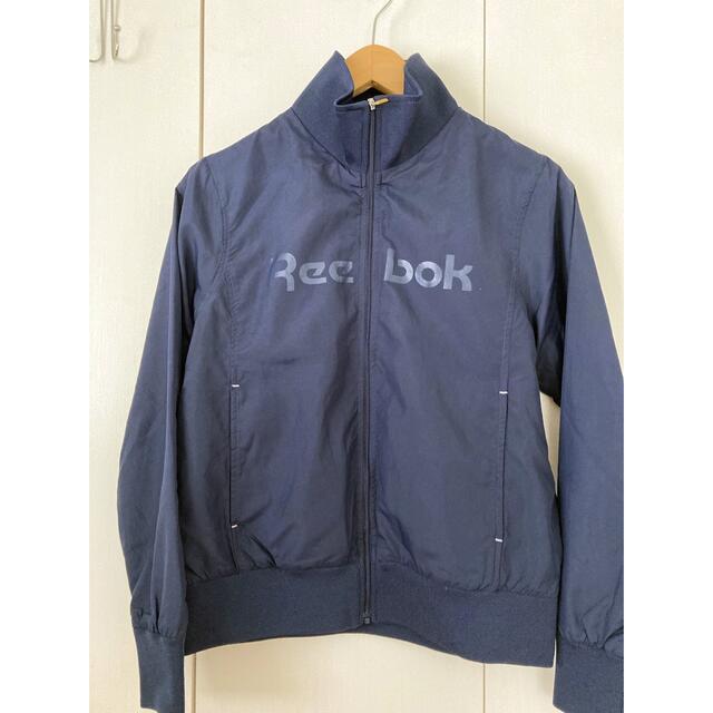 Reebok(リーボック)のリーボック　紺ブルゾン　M  ＋スカーフ＋グレー色Tシャツ 3点 レディースのジャケット/アウター(ブルゾン)の商品写真