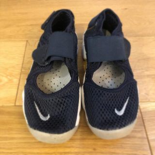 ナイキ(NIKE)のNIKE エアリフト キッズ 21cm ネイビー US2Y メッシュタイプ値下げ(スニーカー)