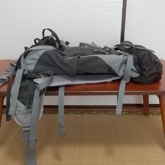 Osprey(オスプレイ)のオスプレイ ケストレル 38L 登山ザック スポーツ/アウトドアのアウトドア(登山用品)の商品写真